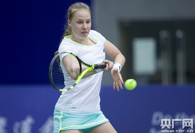 还有裁判们 还有裁判们